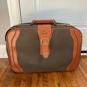 McBrine Green and Tan Hand Luggage